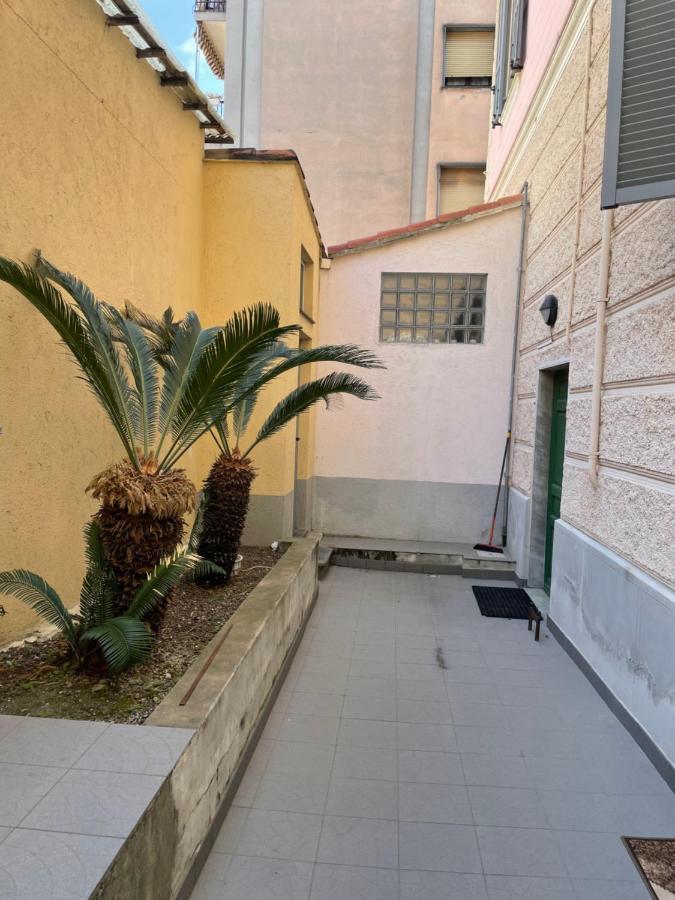 Appartamento Stella Marina In Pieno Centro Di Pietra Ligure Sulla Passeggiata E A Un Passo Dal Mare Exterior foto