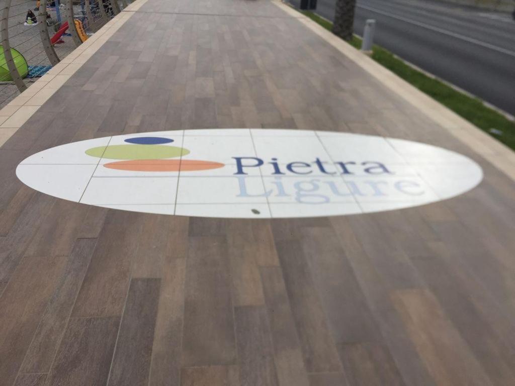 Appartamento Stella Marina In Pieno Centro Di Pietra Ligure Sulla Passeggiata E A Un Passo Dal Mare Exterior foto
