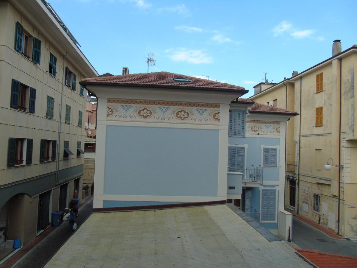 Appartamento Stella Marina In Pieno Centro Di Pietra Ligure Sulla Passeggiata E A Un Passo Dal Mare Exterior foto